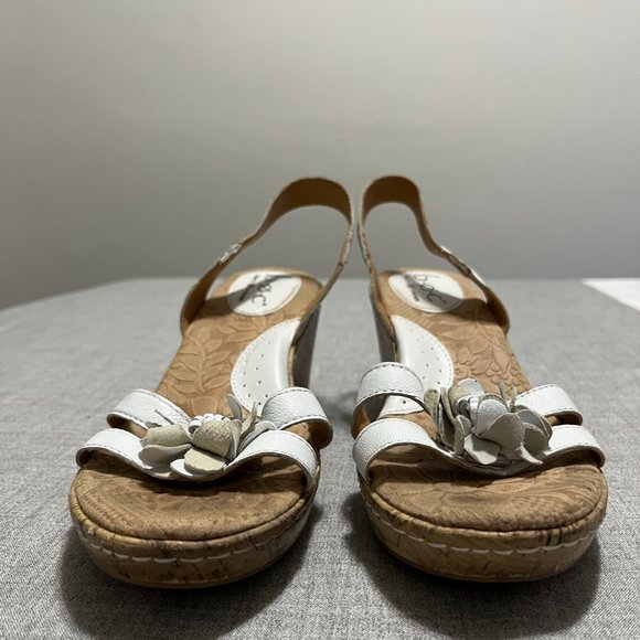 BOC Born Concept White Leather Wedge Sandals  Women's 7M  Strappy Sling back - Picture 6 of 11